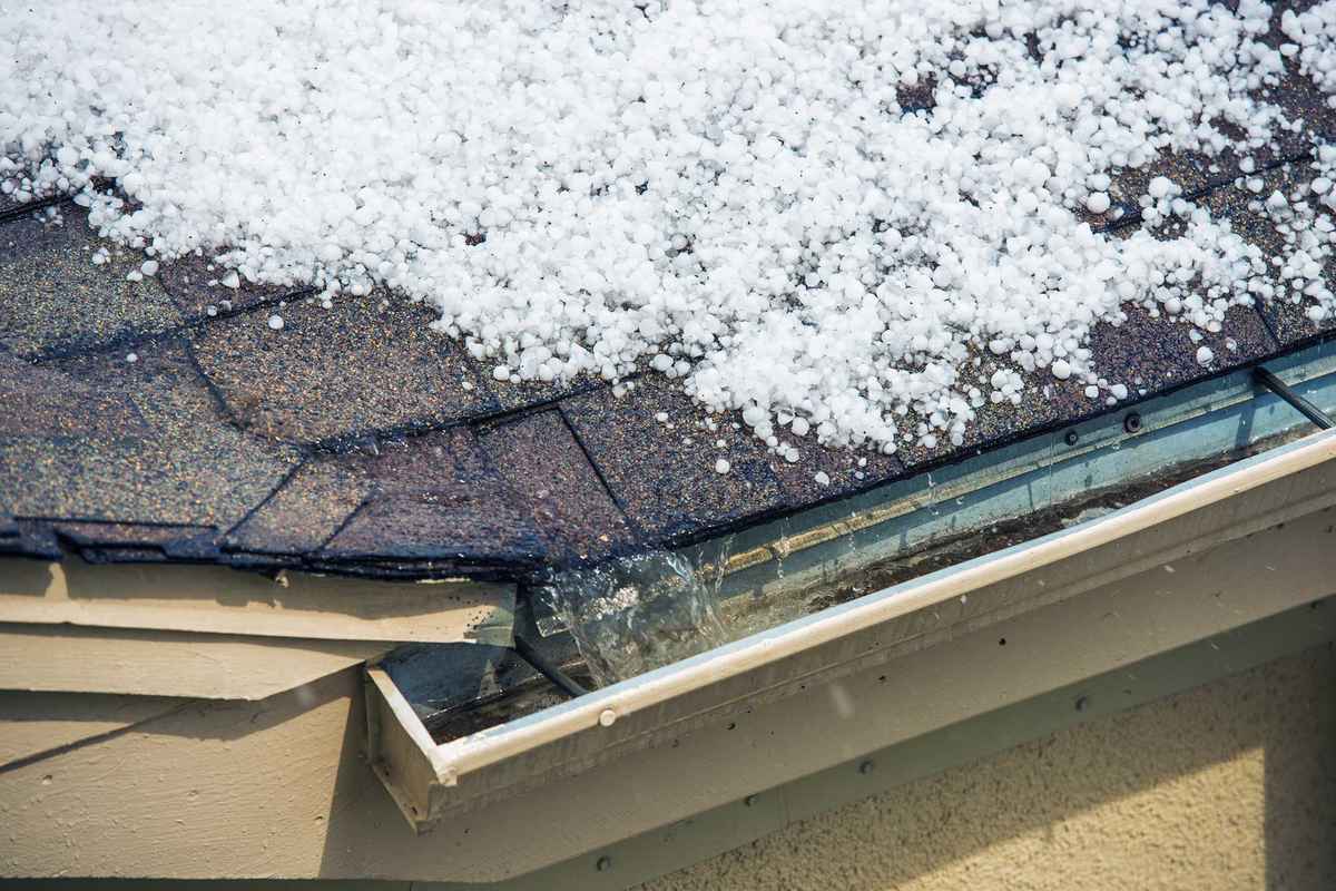 Melting snow, common roof problems